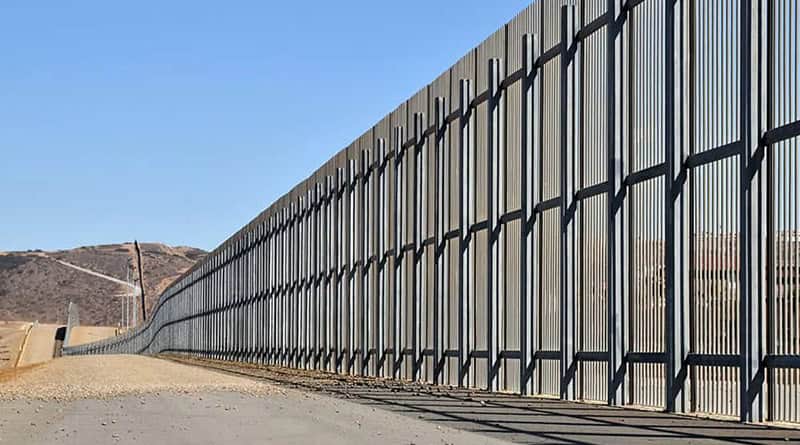 Um pequeno troço da fronteira entre os Estados Unidos e o México