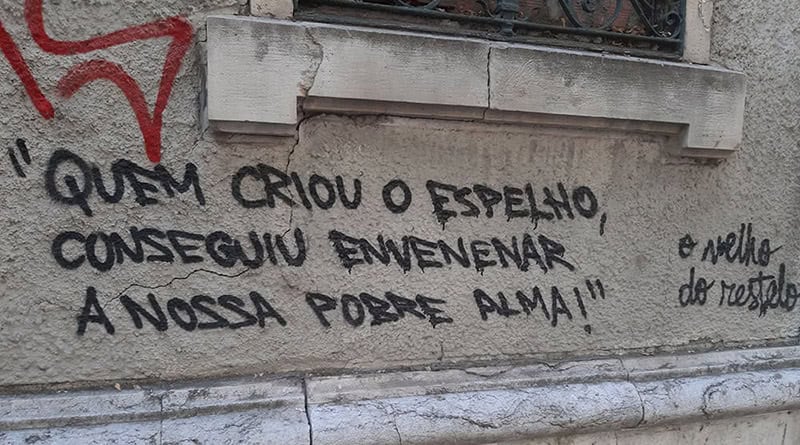 graffiti, espelho