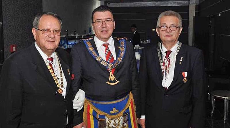 Radu Bălănescu (ao centro), grão-mestre