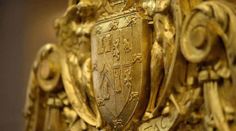 ugle detalhe dourado, quite