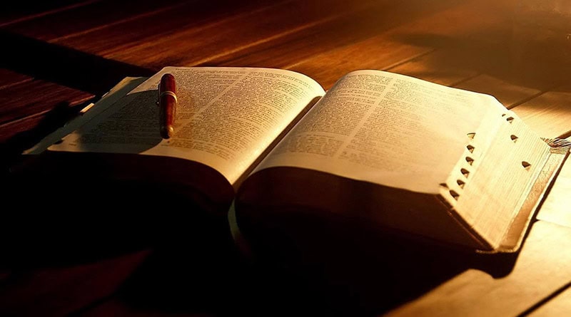 livro da lei sagrada, simbolismo